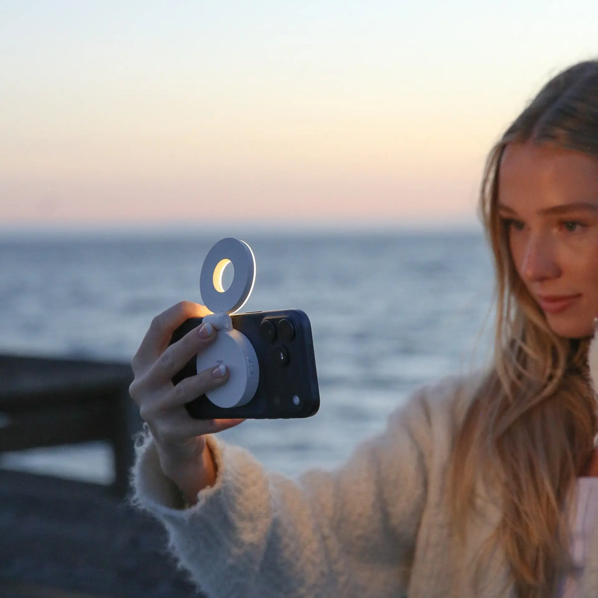 HaloGlow™ Magnetic Phone Light