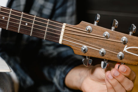 5 Best Guitar Tuner Apps For Every Guitarist (Beginner To Pro)