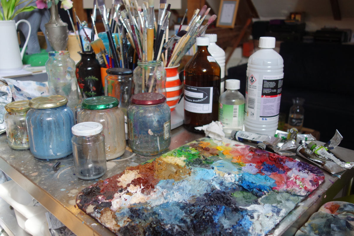 How To Choose Oil Painting Mediums (And Avoid Costly Mistakes)