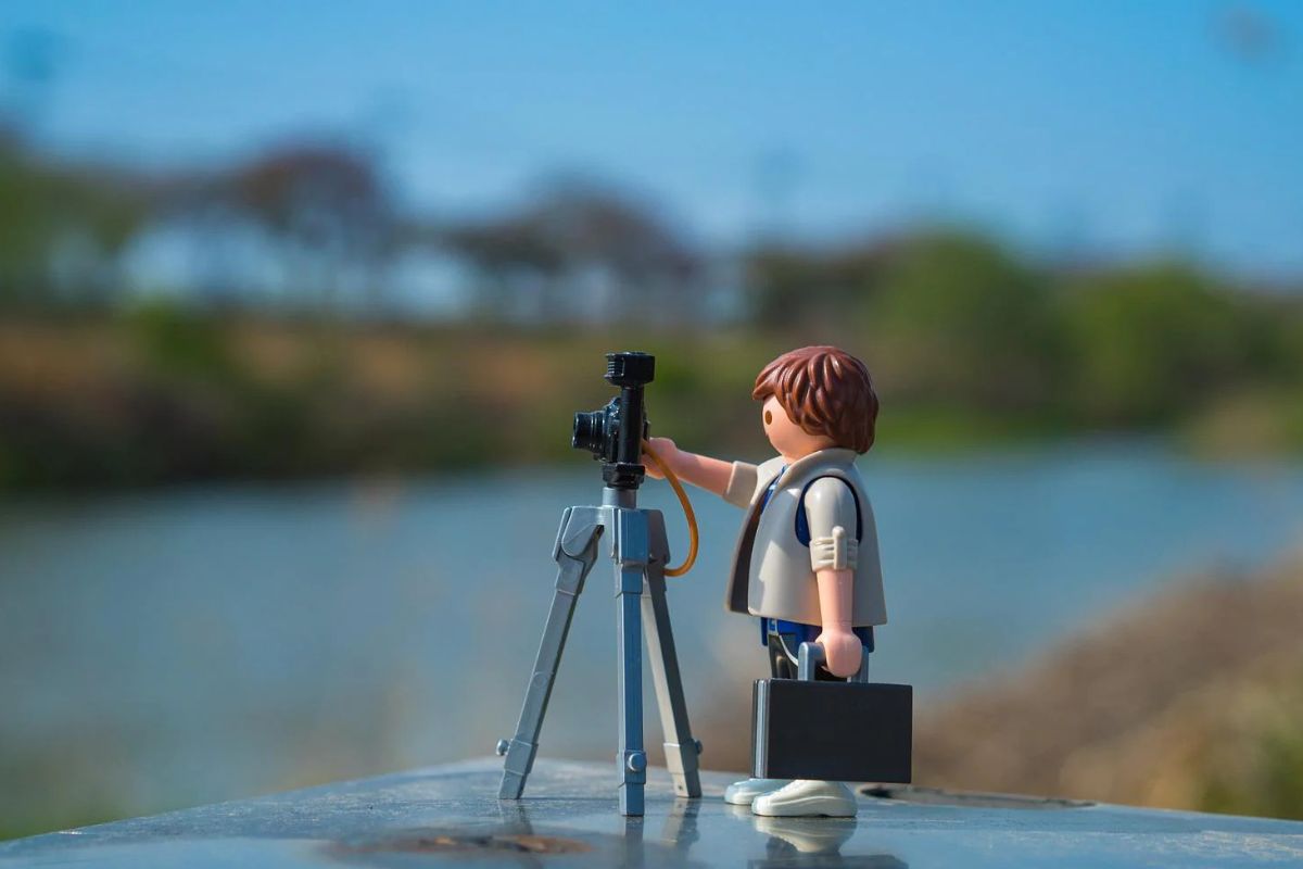 Photo Tip - Get More Use Out Of Your Tripod, Turn It Into A Monopod!