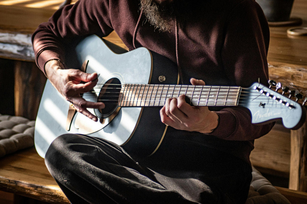 How To Properly Use And Choose Guitar Picks