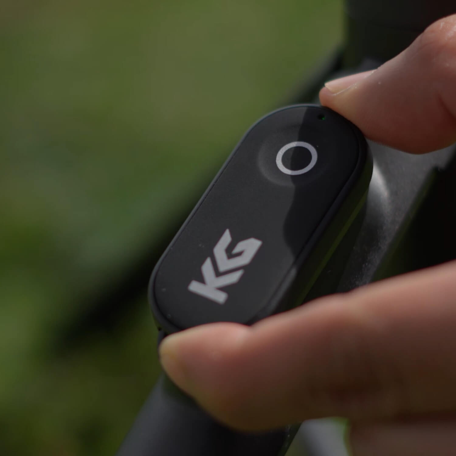 Bluetooth Remote for JustTap Phone Tripod – KraftGeek